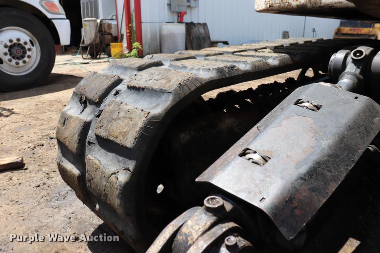 image for item DQ9438 2007 Bobcat 442C compact excavator