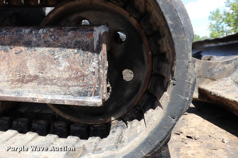 image for item DQ9438 2007 Bobcat 442C compact excavator