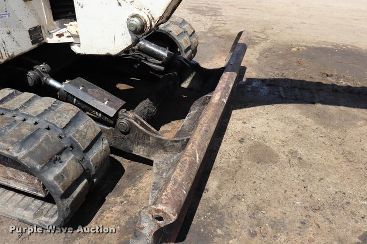 image for item DQ9438 2007 Bobcat 442C compact excavator