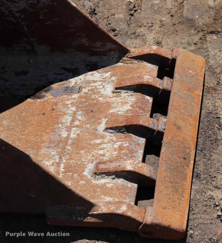 image for item DQ9438 2007 Bobcat 442C compact excavator