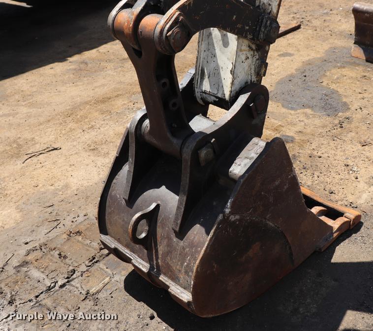 image for item DQ9438 2007 Bobcat 442C compact excavator