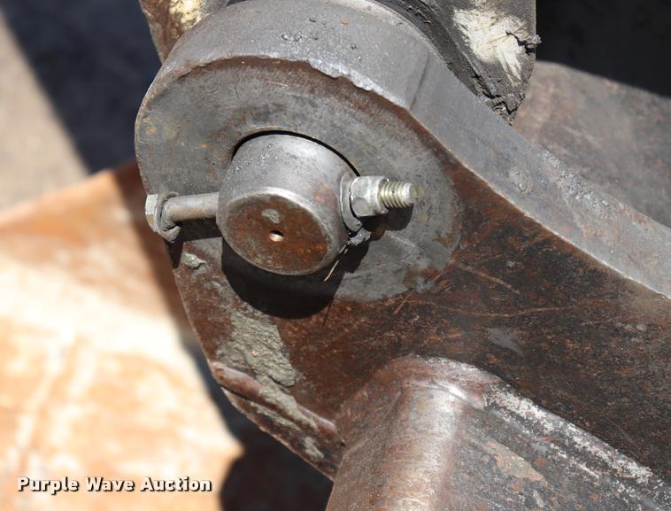 image for item DQ9438 2007 Bobcat 442C compact excavator