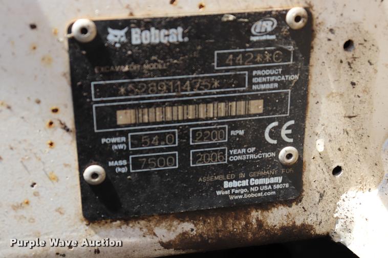 image for item DQ9438 2007 Bobcat 442C compact excavator