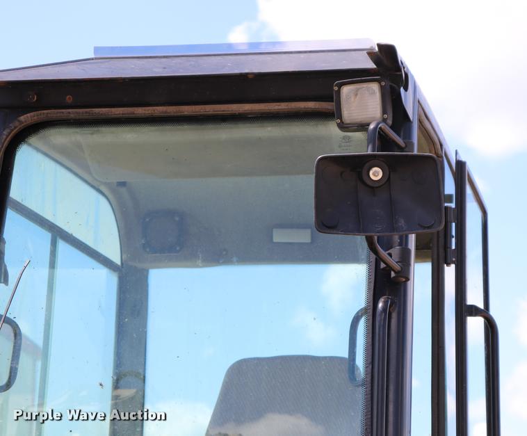 image for item DQ9438 2007 Bobcat 442C compact excavator