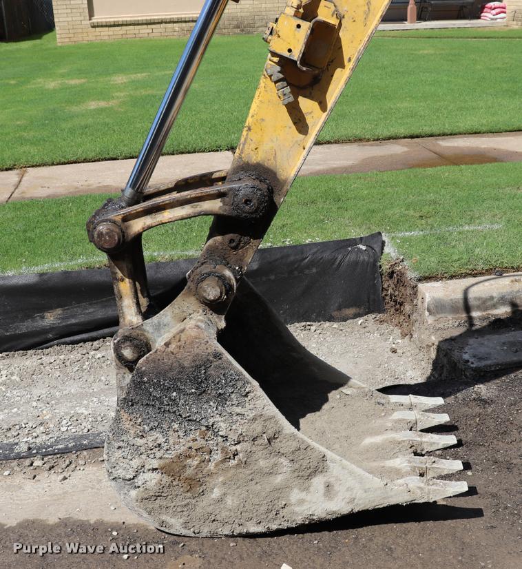 image for item DQ9439 2004 Komatsu PC78MR-6 mini excavator