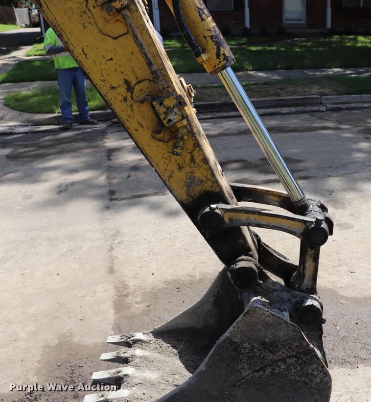 image for item DQ9439 2004 Komatsu PC78MR-6 mini excavator