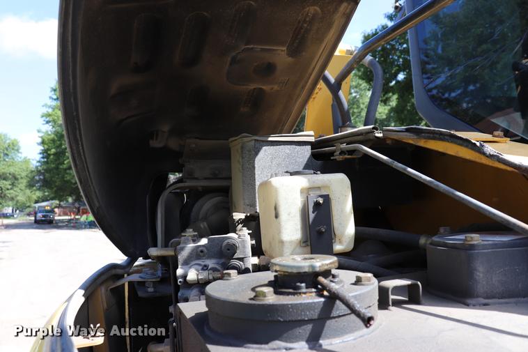 image for item DQ9439 2004 Komatsu PC78MR-6 mini excavator