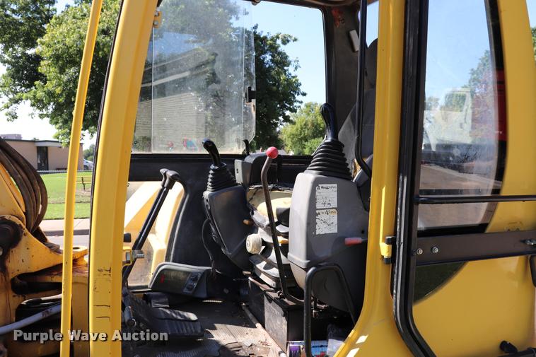 image for item DQ9440 2001 Komatsu PC75 mini excavator