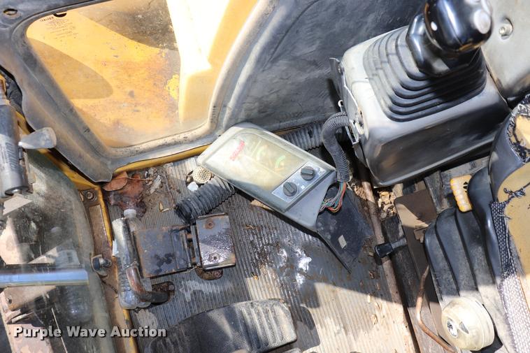 image for item DQ9440 2001 Komatsu PC75 mini excavator