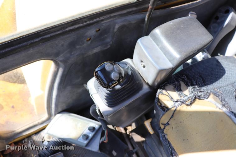 image for item DQ9440 2001 Komatsu PC75 mini excavator