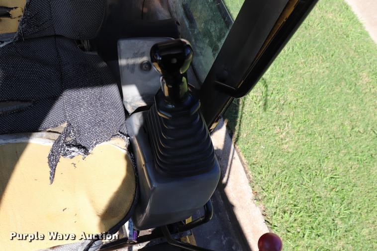 image for item DQ9440 2001 Komatsu PC75 mini excavator