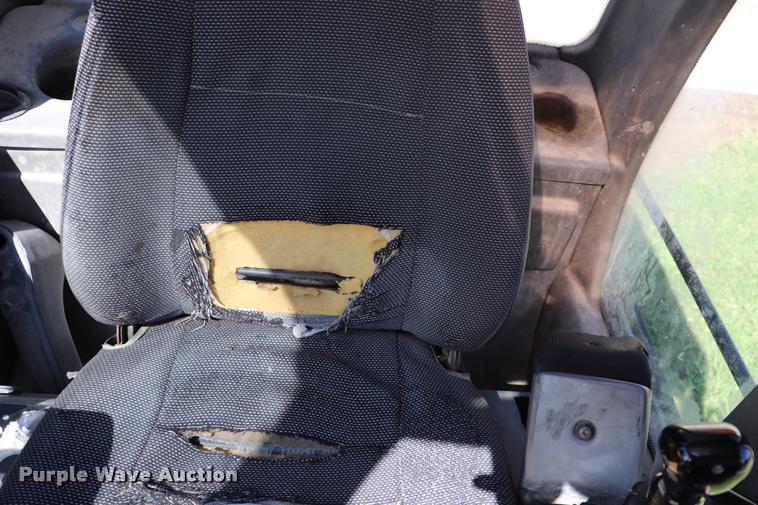 image for item DQ9440 2001 Komatsu PC75 mini excavator