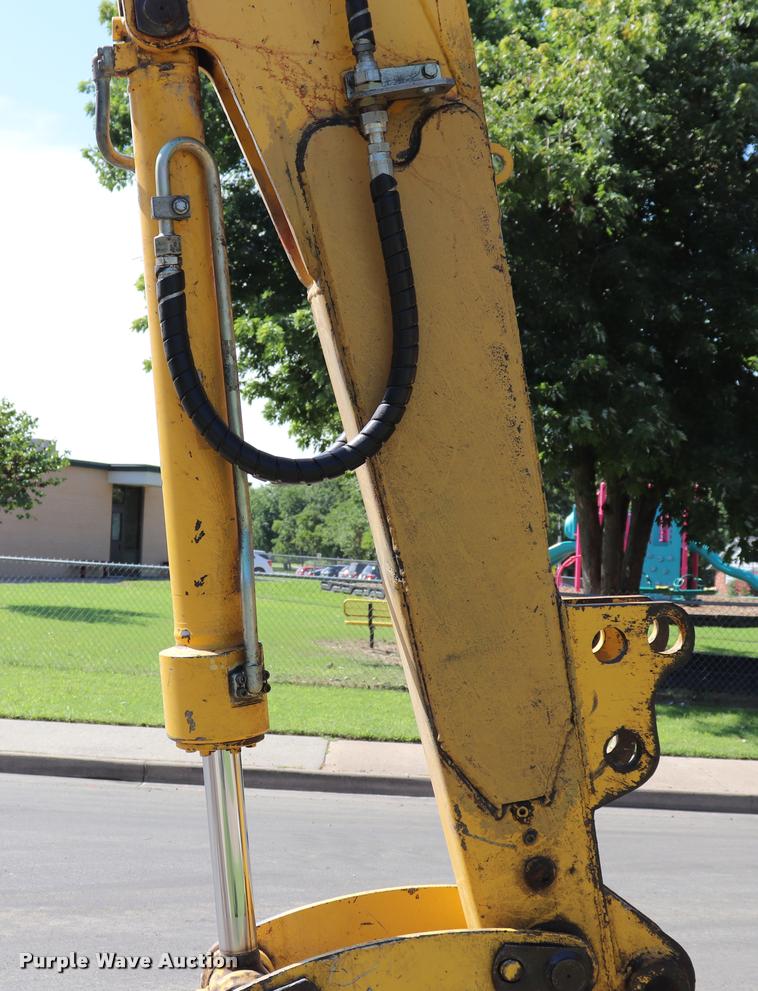 image for item DQ9440 2001 Komatsu PC75 mini excavator