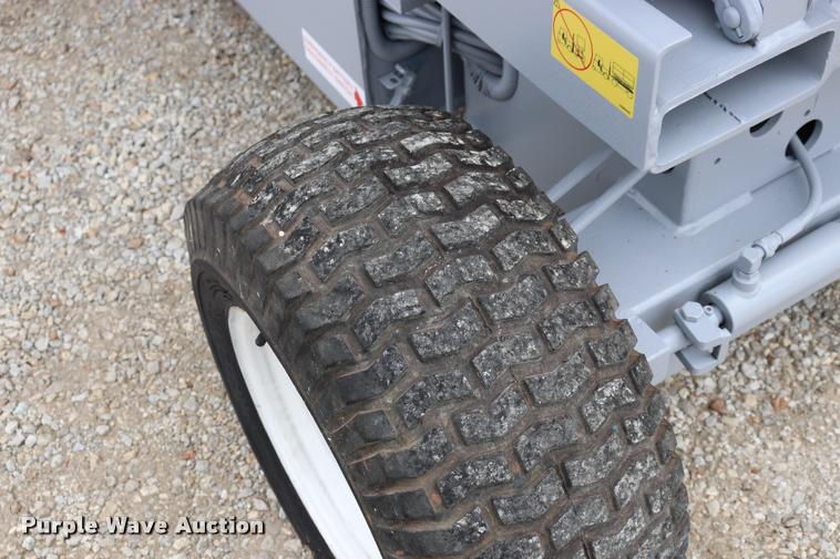 image for item DQ9454 Sky Jack 6826 scissor lift