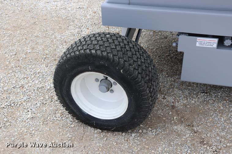 image for item DQ9454 Sky Jack 6826 scissor lift