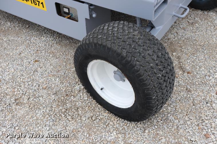 image for item DQ9454 Sky Jack 6826 scissor lift