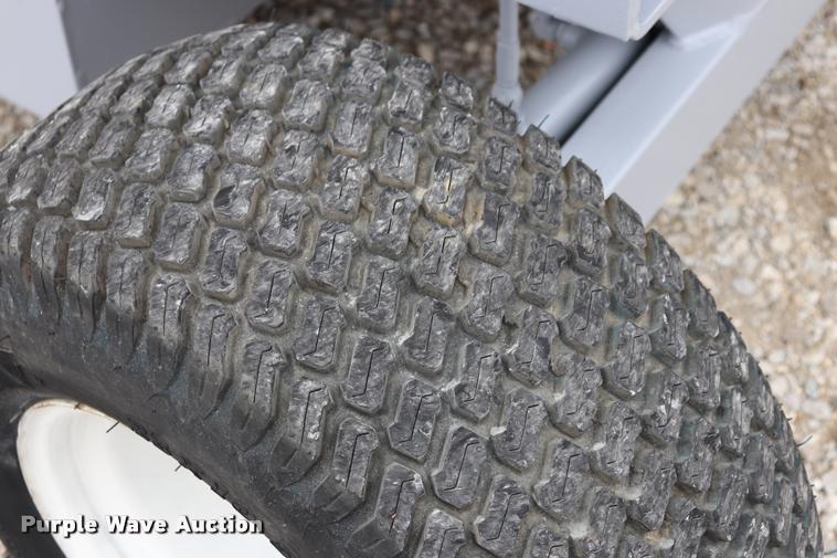 image for item DQ9454 Sky Jack 6826 scissor lift