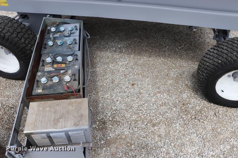 image for item DQ9454 Sky Jack 6826 scissor lift