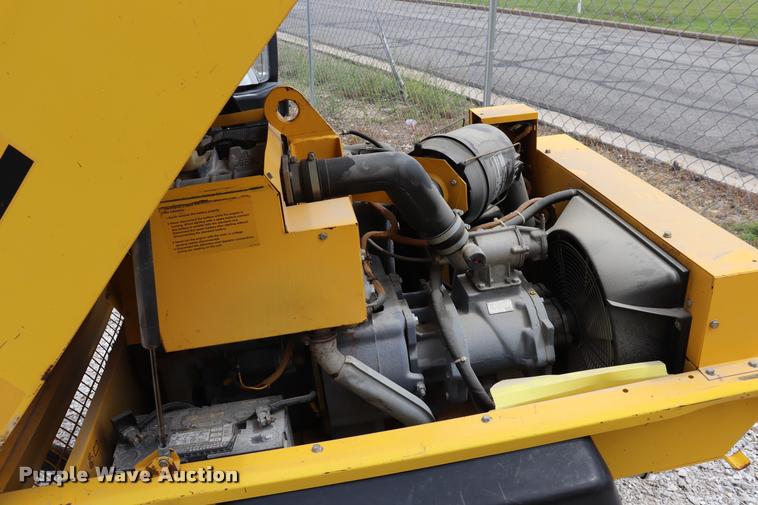 image for item DQ9458 1994 Atlas Copco XAS45 air compressor