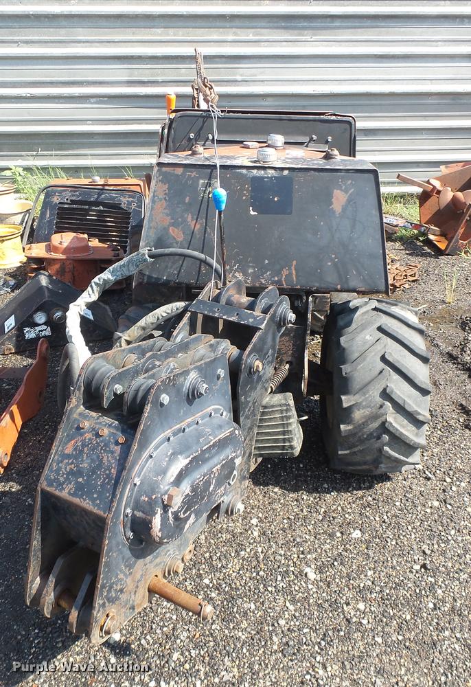 image for item DR9415 1995 Ditch Witch 410SX vibratory plow