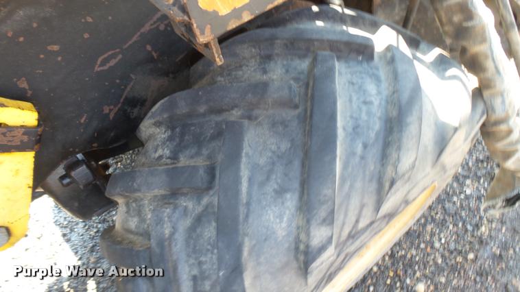 image for item DR9415 1995 Ditch Witch 410SX vibratory plow