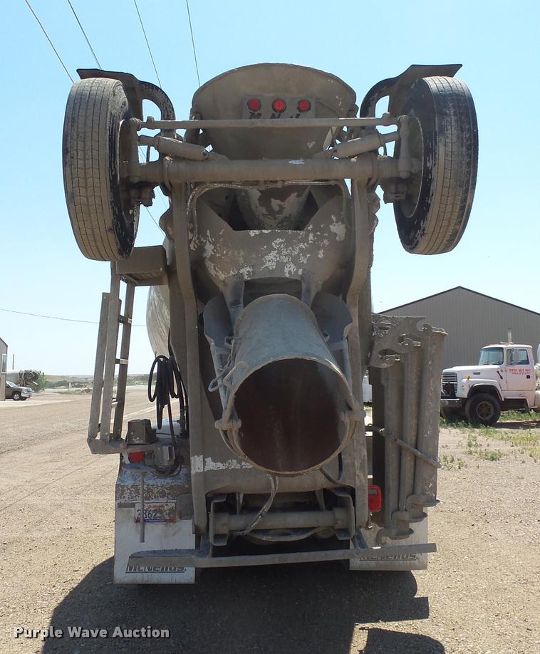 image for item J5441 1995 Ford LT9000 ready mix truck