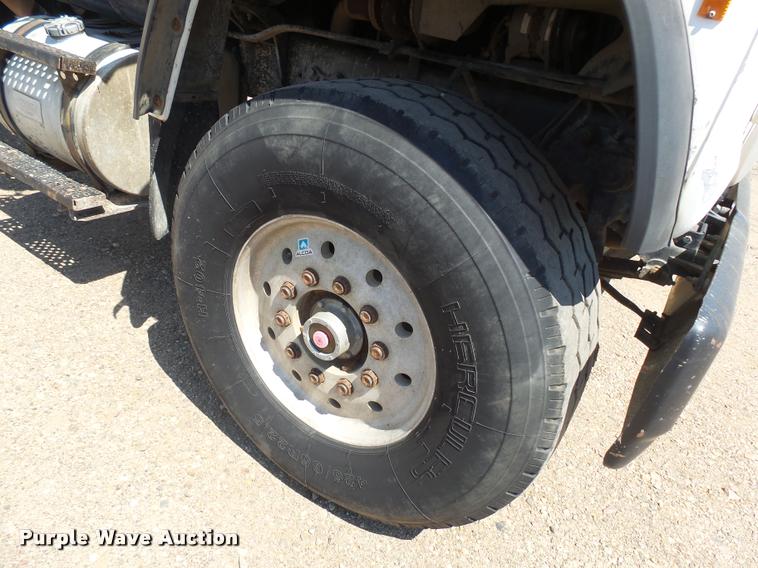 image for item J5441 1995 Ford LT9000 ready mix truck