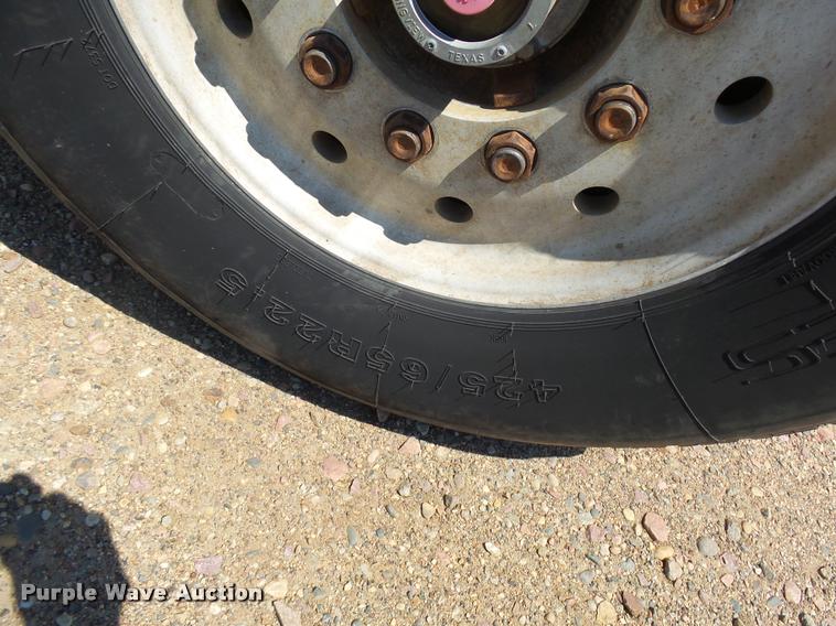 image for item J5441 1995 Ford LT9000 ready mix truck