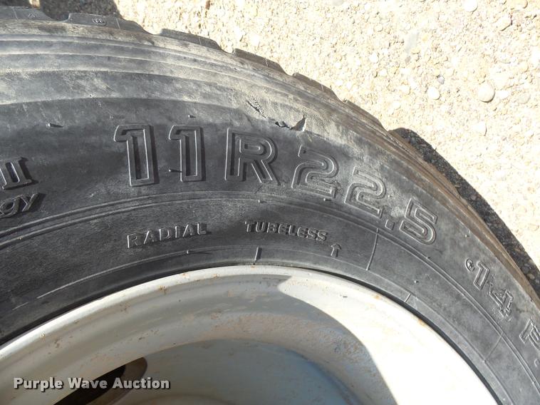 image for item J5441 1995 Ford LT9000 ready mix truck