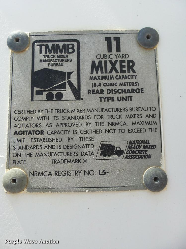 image for item J5441 1995 Ford LT9000 ready mix truck