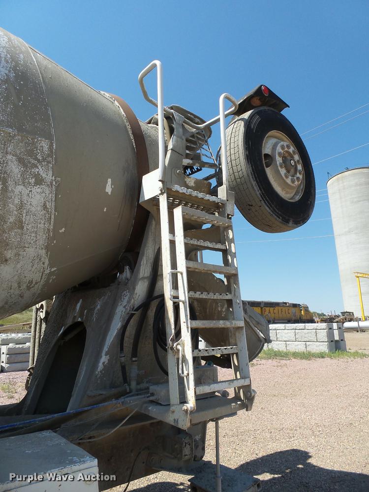 image for item J5441 1995 Ford LT9000 ready mix truck