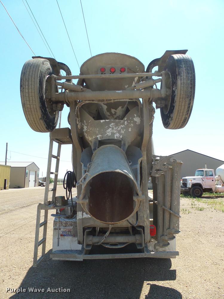 image for item J5441 1995 Ford LT9000 ready mix truck