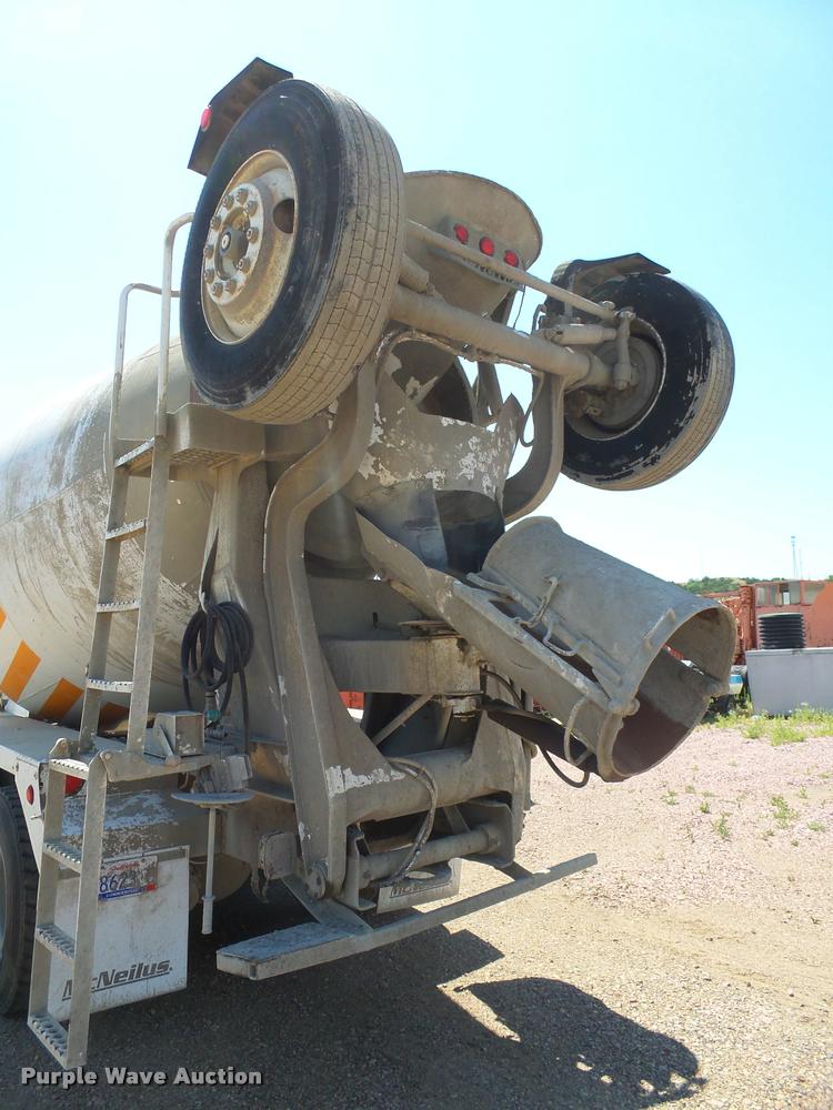 image for item J5441 1995 Ford LT9000 ready mix truck