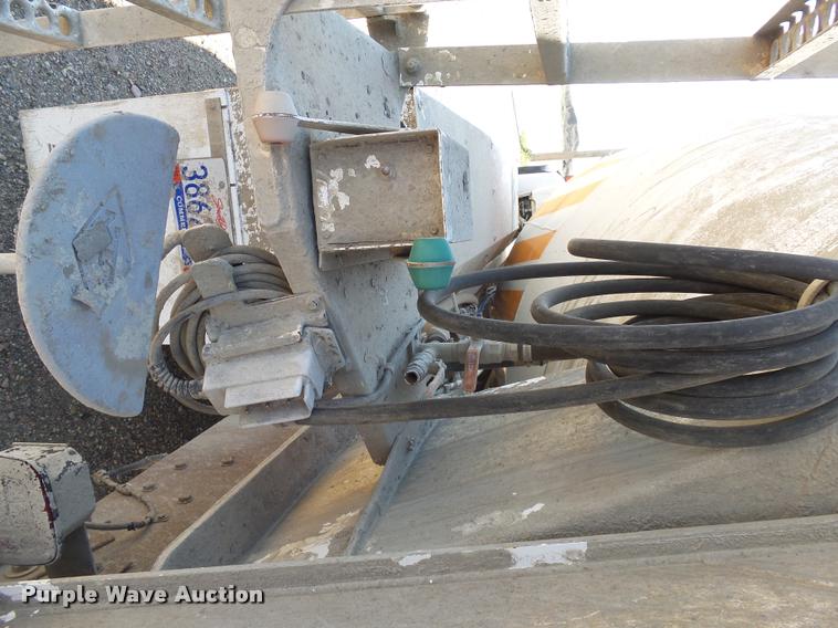 image for item J5441 1995 Ford LT9000 ready mix truck