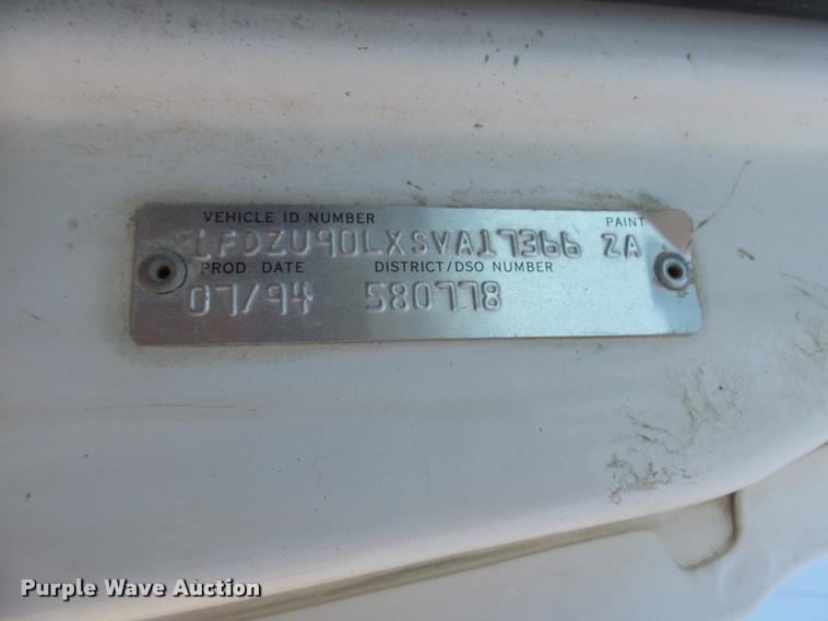 image for item J5441 1995 Ford LT9000 ready mix truck