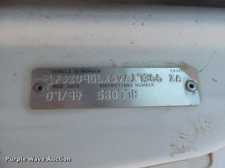 image for item J5441 1995 Ford LT9000 ready mix truck