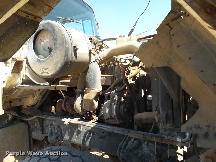 image for item J5441 1995 Ford LT9000 ready mix truck