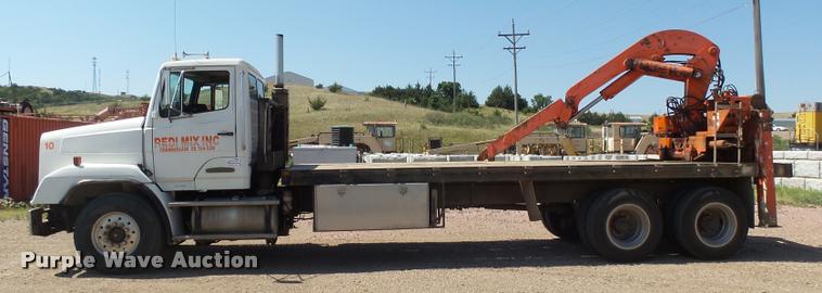 image for item J5442 1989 Freightliner FLC11264T/ST crane truck