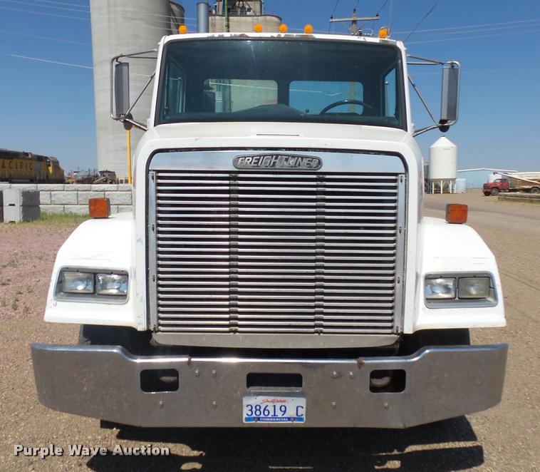 image for item J5442 1989 Freightliner FLC11264T/ST crane truck