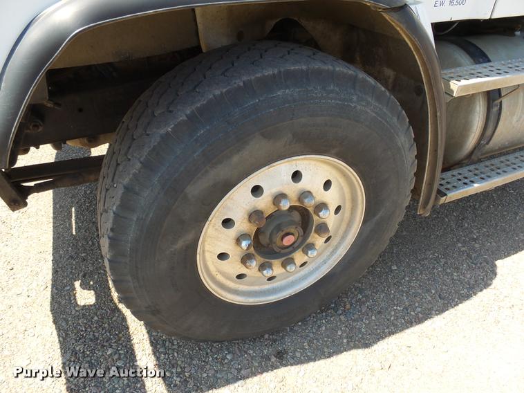 image for item J5442 1989 Freightliner FLC11264T/ST crane truck