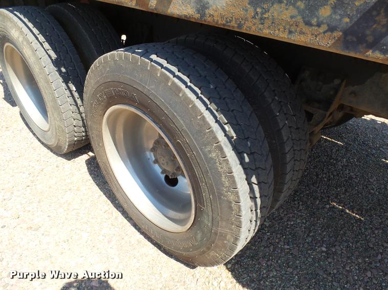 image for item J5442 1989 Freightliner FLC11264T/ST crane truck