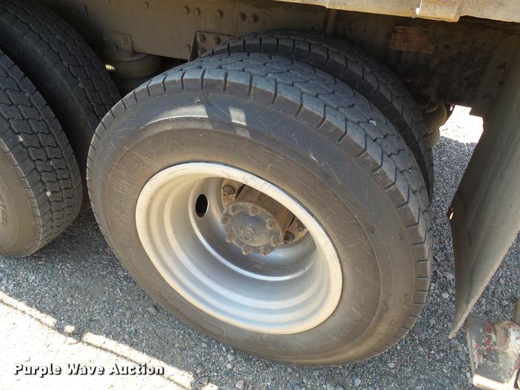 image for item J5442 1989 Freightliner FLC11264T/ST crane truck