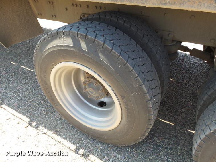 image for item J5442 1989 Freightliner FLC11264T/ST crane truck