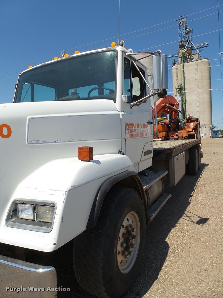 image for item J5442 1989 Freightliner FLC11264T/ST crane truck