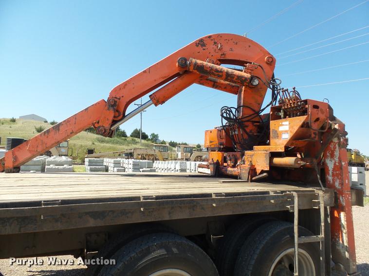 image for item J5442 1989 Freightliner FLC11264T/ST crane truck