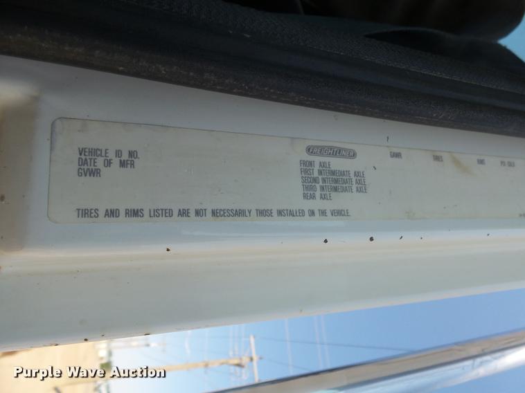 image for item J5442 1989 Freightliner FLC11264T/ST crane truck