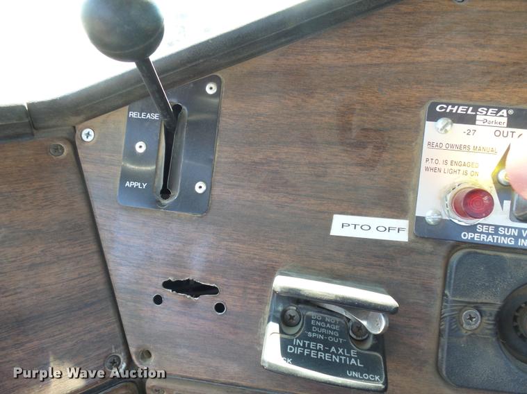 image for item J5442 1989 Freightliner FLC11264T/ST crane truck