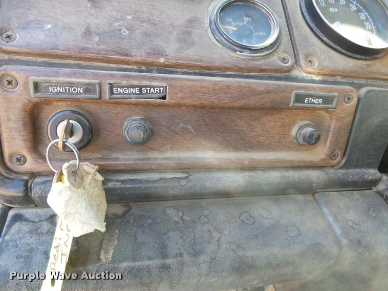 image for item J5442 1989 Freightliner FLC11264T/ST crane truck