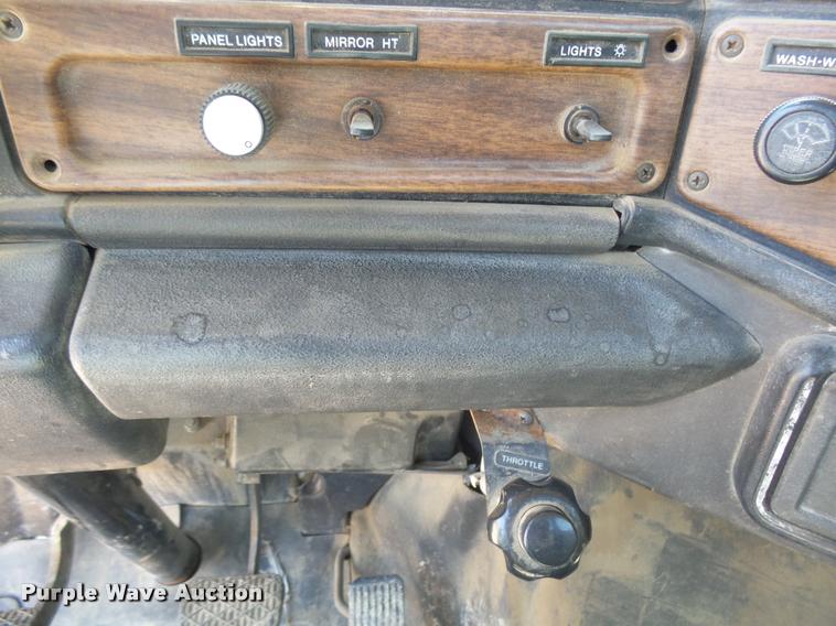 image for item J5442 1989 Freightliner FLC11264T/ST crane truck