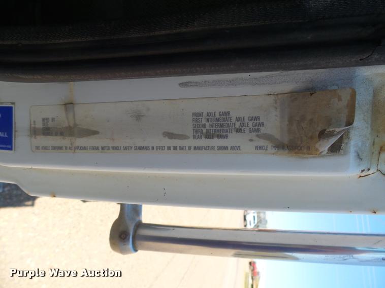 image for item J5442 1989 Freightliner FLC11264T/ST crane truck